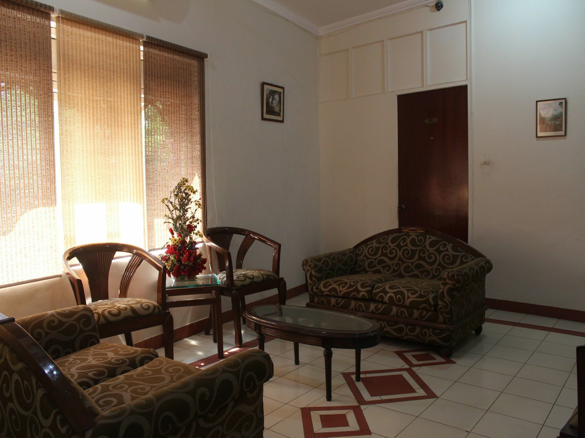 Oyo 5232 Kwality Hotel Dehradun Luaran gambar