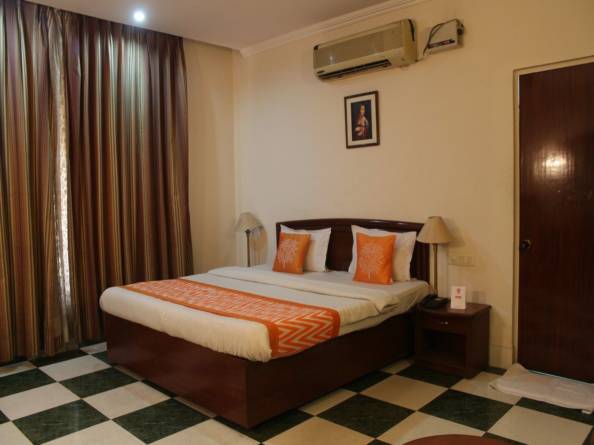 Oyo 5232 Kwality Hotel Dehradun Luaran gambar